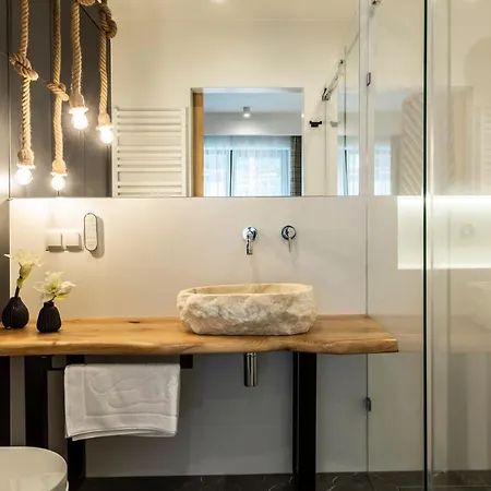 Daire Modrzejewska *